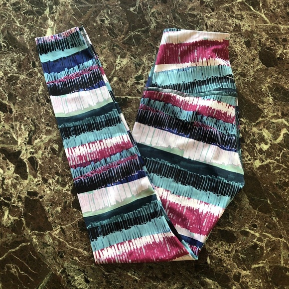 BEYOND YOGA Lux High Rise Midi Leggings in Palm Shadow Print - Picture 3 of 7